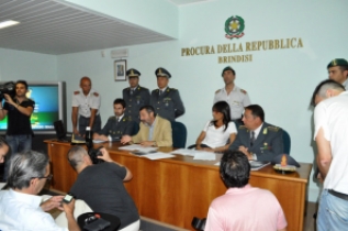 Conferenza stampa dell'operazione Shopping Mall